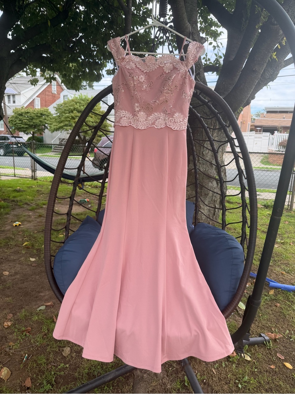 Fiesta Blush Pink Lace Appliqué Mermaid Prom Dress